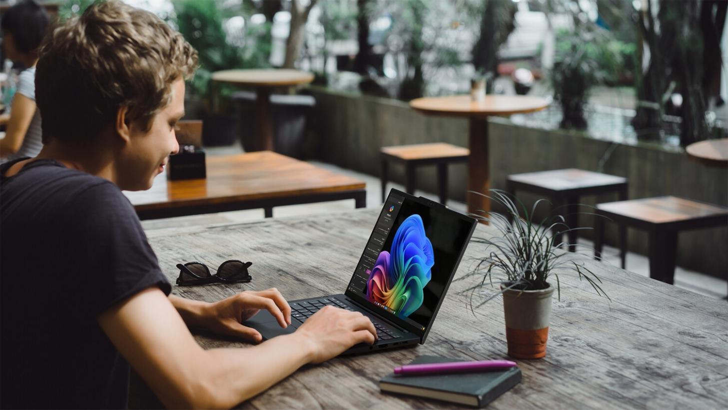 Engaged participants in live online learning session