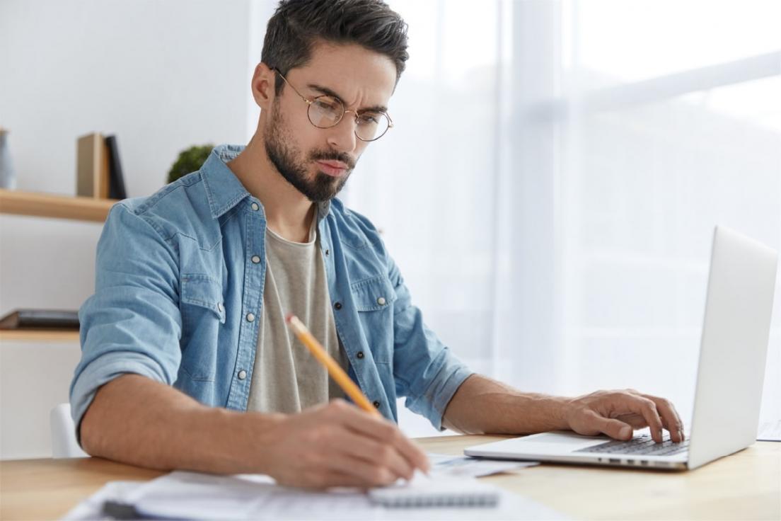 Interactive learning environment with practical tools and resources